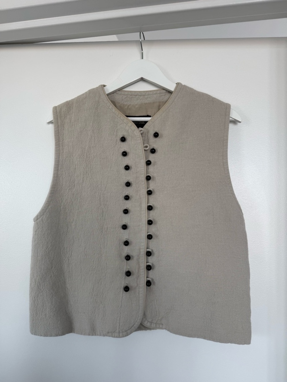 Zara Sleeveless Button-Front Vest in Light Taupe